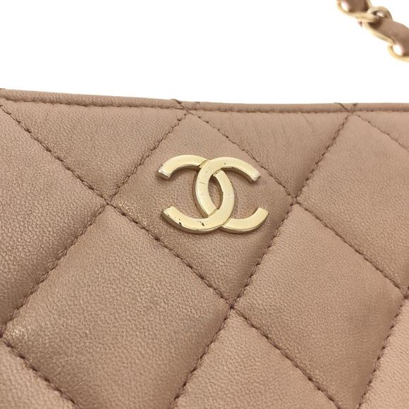 CHANEL Matelasse Handbag - Picture 7 of 14